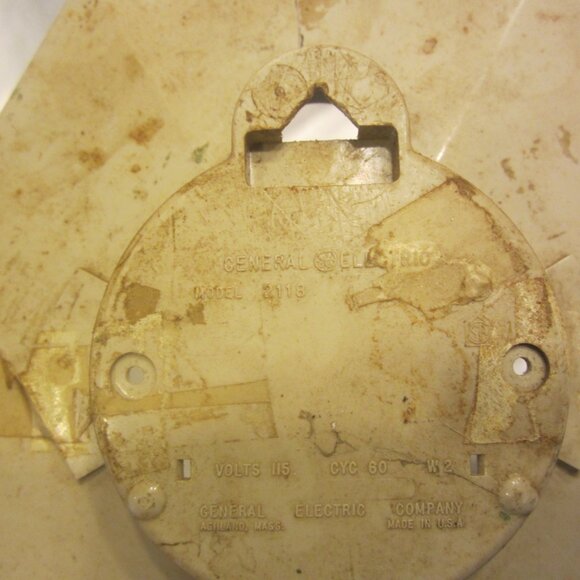 RETRO 70'S WALL CLOCK, METAL W/FAUX TILE PRINT, GE CLOCK - Picture 4 of 10